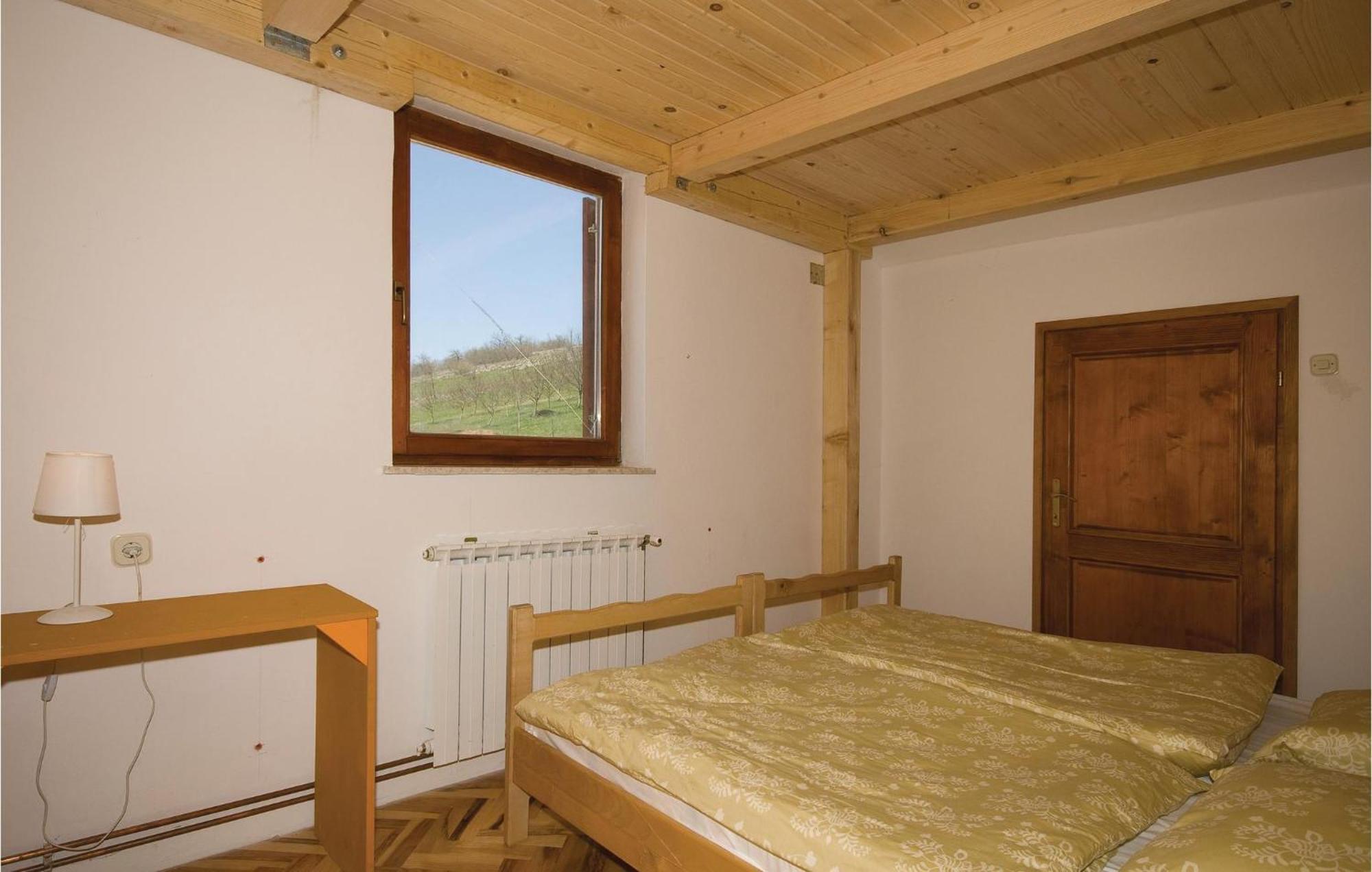7 Bedroom Pet Friendly Home In Crni Kal Crni Kal  Exteriér fotografie