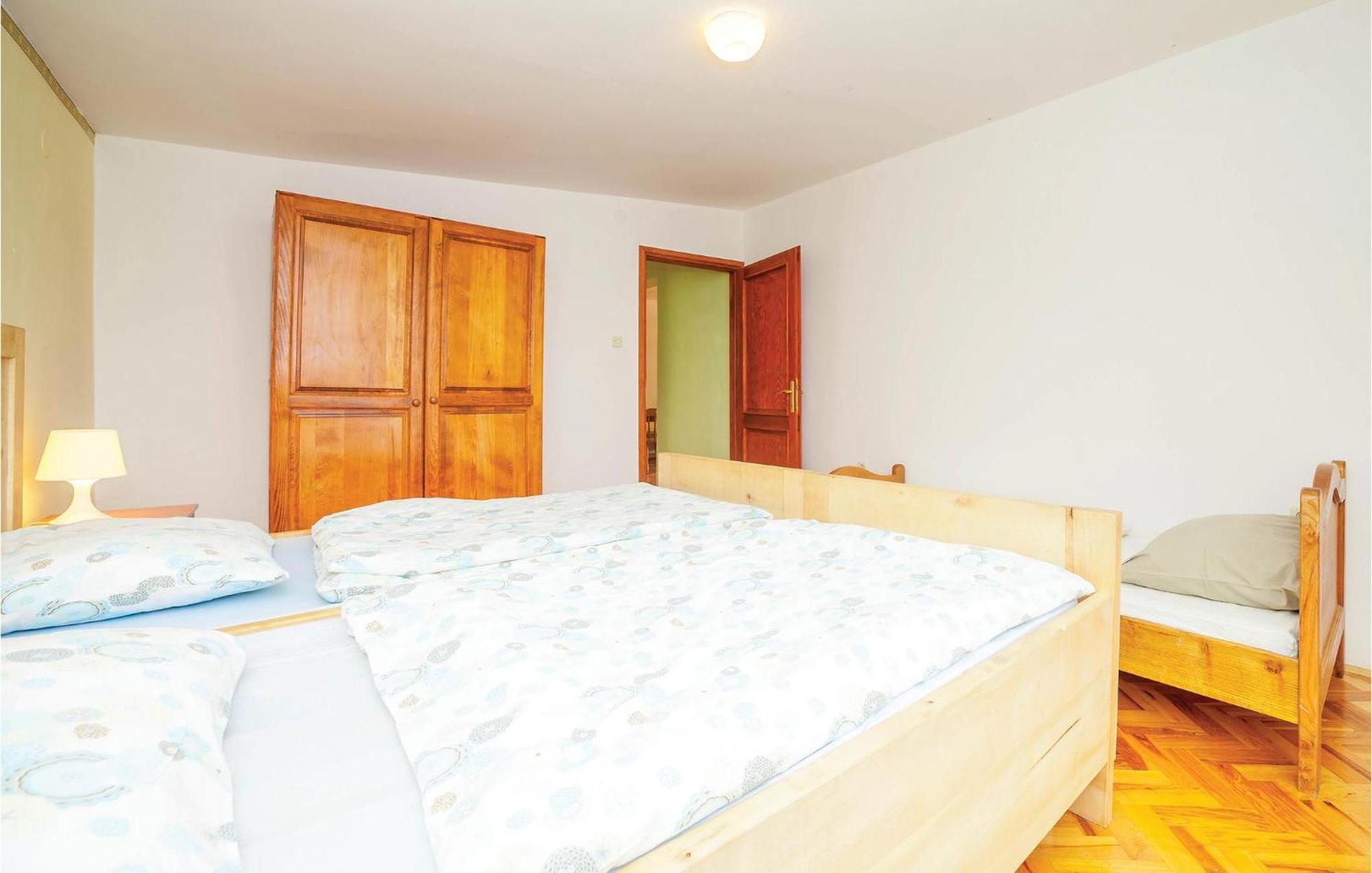 7 Bedroom Pet Friendly Home In Crni Kal Crni Kal  Exteriér fotografie